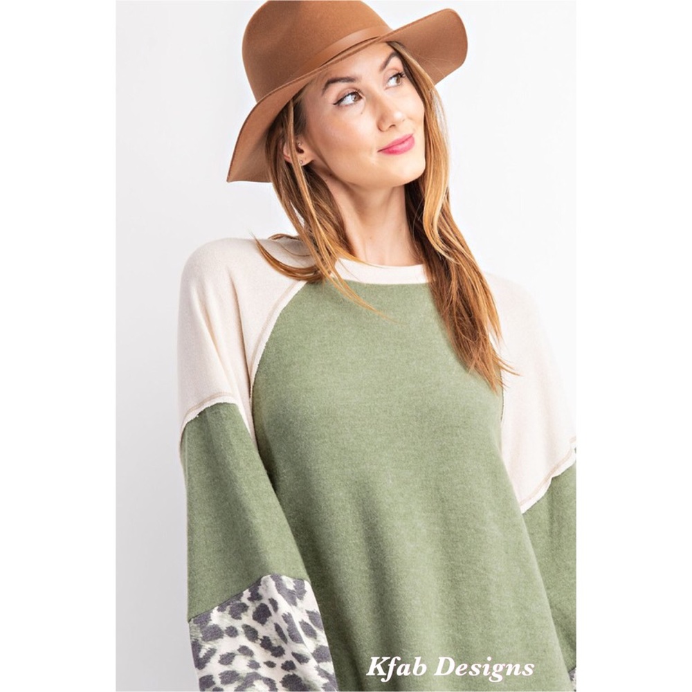 ❤️LAST Sage Softest Brushed Fabric Color Block Top - Picture 3 of 8
